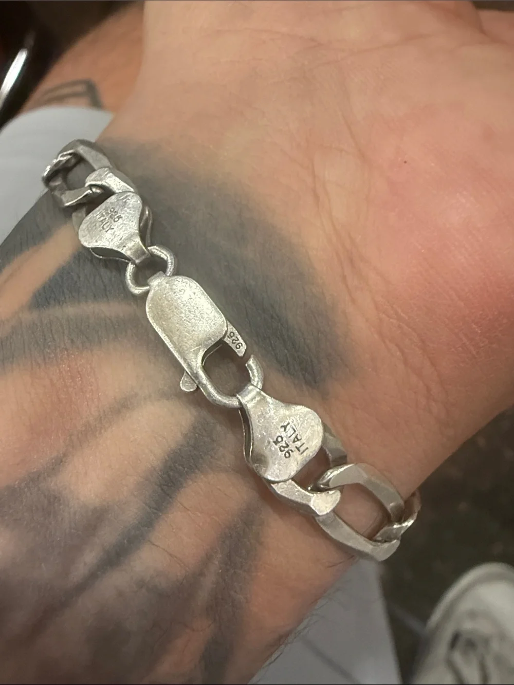 N/A stylish silver
